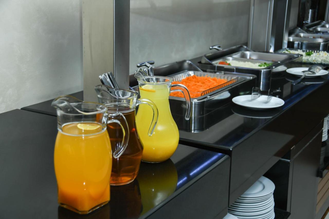 Olympavan Hotel Erevan Esterno foto