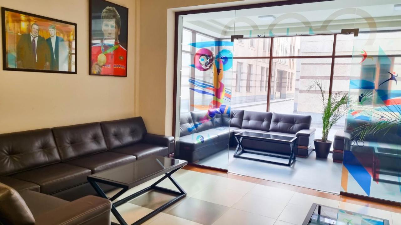 Olympavan Hotel Erevan Esterno foto