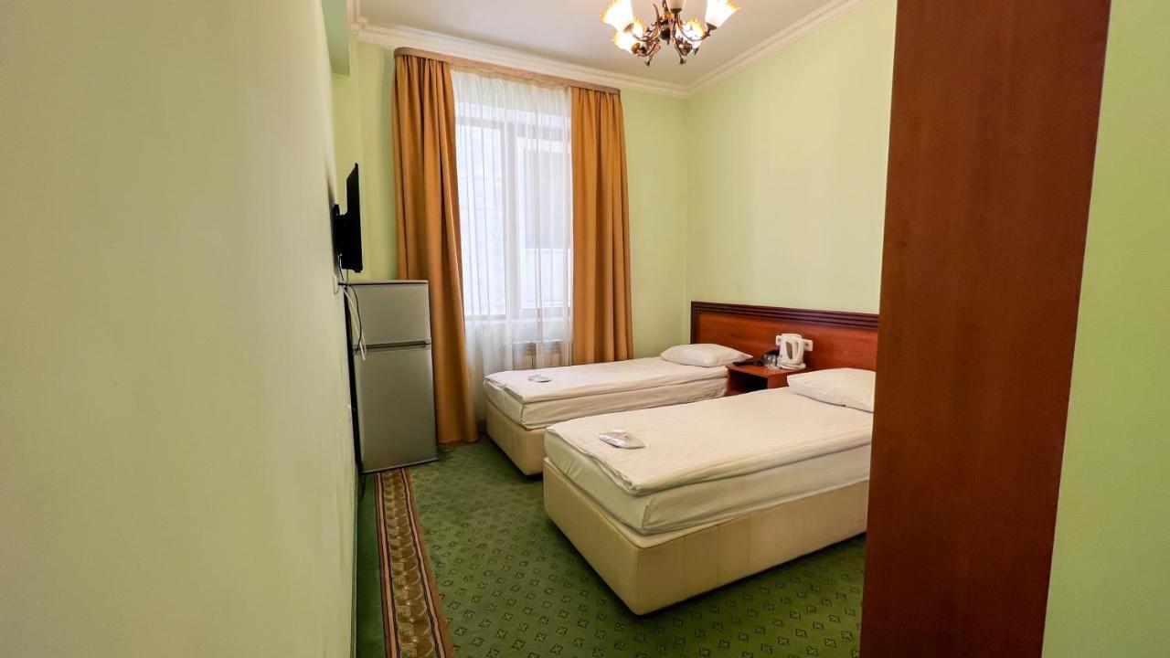 Olympavan Hotel Erevan Esterno foto